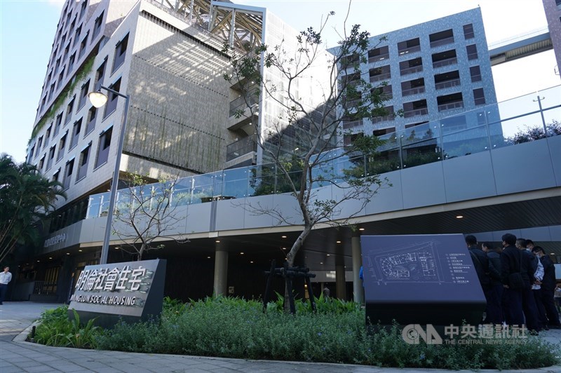 台北市都發局25日表示,明倫社會住宅從26日起開放申請,規劃11月28日、12月4日、5日對外開放參觀。中央社記者劉建邦攝 109年11月25日