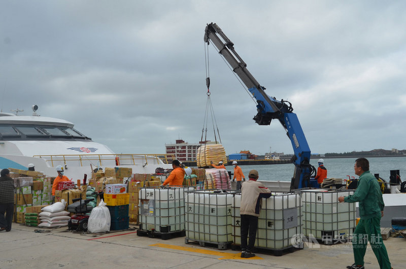 澎湖東北季風稍歇南海之星2號運補離島物資 生活 中央社cna