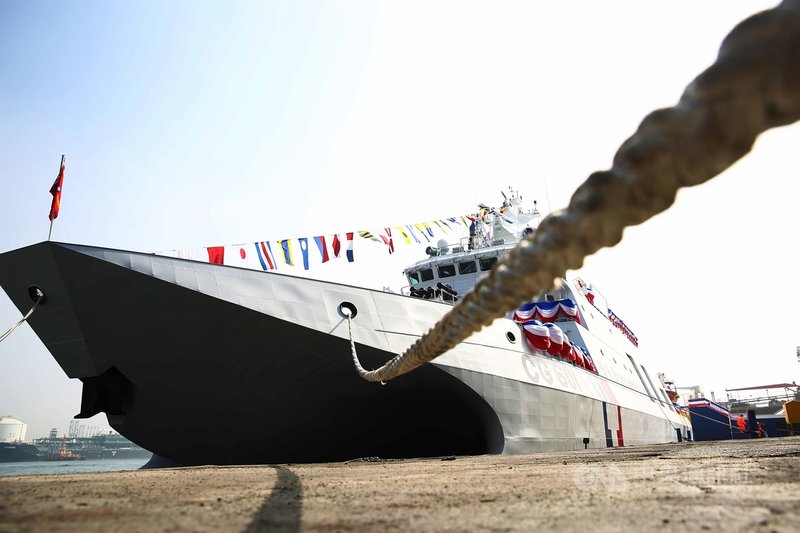 海巡署安平艦11日在高雄中信造船廠交船,同時也預留管線,可搭載雄風飛彈,達平戰轉換功能。中央社記者游凱翔攝 109年12月11日