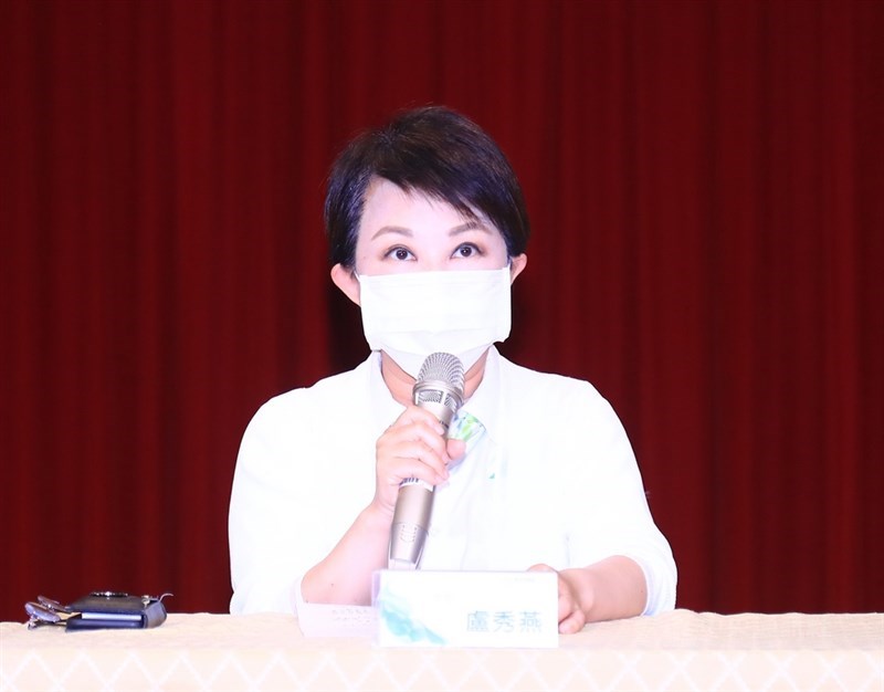 台中市長盧秀燕14日舉行記者會,宣布台中捷運綠線19日的通車日期將延後,她寧可挨罵,但市民安全至上,因而決定延後通車日期。中央社記者郝雪卿攝 109年12月14日