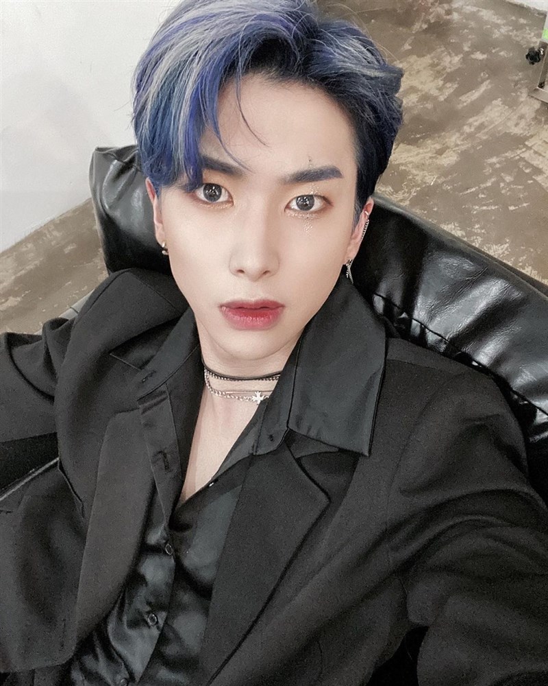 兩週前兩名成員確診武漢肺炎的韓國偶像團體UP10TION,15日成員曉悟(圖)在結束隔離後採檢結果為陽性,將依規定再次進行檢查。(圖取自instagram.com/u10t_official)