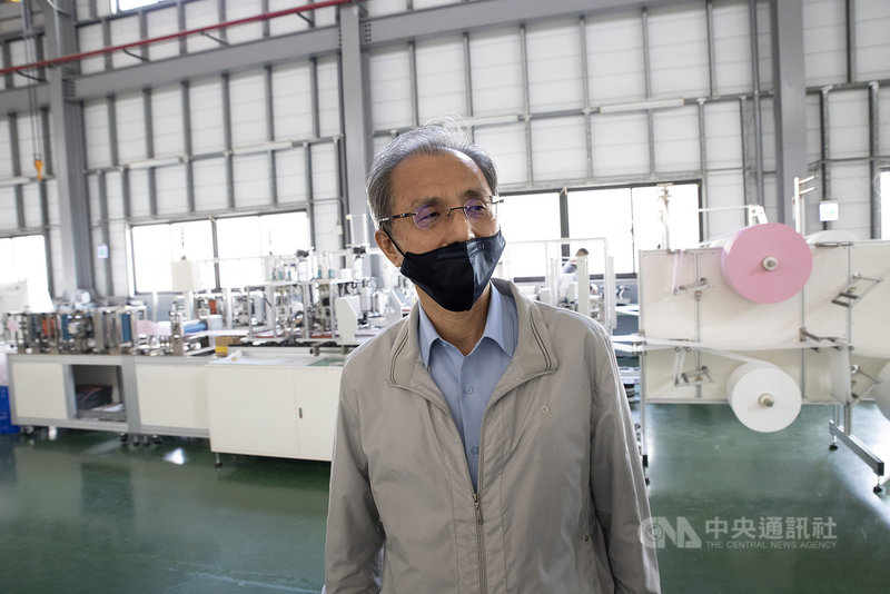 台灣輸出口罩產線至捷克,東建安總經理郭立霖(圖)表示,捐贈案採「企業對企業」(B2B)模式,各項衍生費用由台捷雙邊企業協調解決。中央社記者陳韻聿攝 109年12月20日