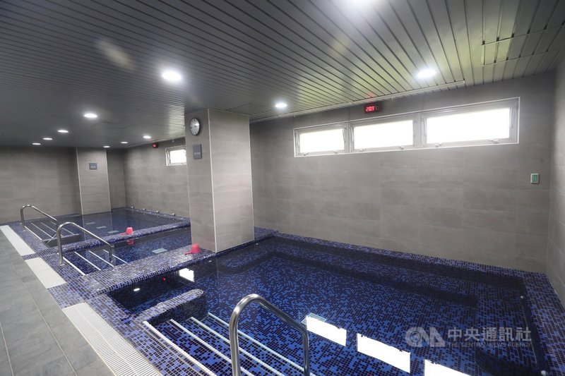 國家運動訓練中心新建宿舍21日在左營舉辦啟用典禮,歷時2年10個月正式啟用及入住。圖為教練宿舍大樓附屬的三溫暖設施。中央社記者吳家昇攝 109年12月21日