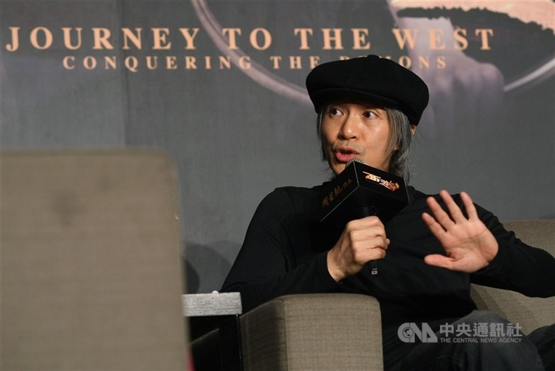 香港藝人周星馳(圖)被前女友于文鳳追討港幣7000萬元投資佣金,香港高等法院23日裁決周星馳勝訴,不必向對方繳款,于文鳳還要承擔所有訴訟費用。(中央社檔案照片)