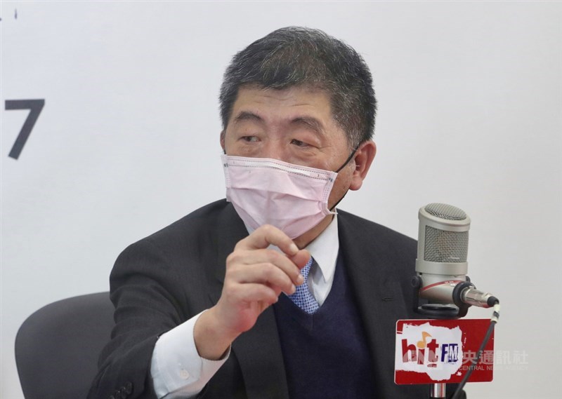 中央流行疫情指揮中心指揮官陳時中(圖)24日在台北接受電台專訪時表示,防疫不是為了零本土,就算零確診也不代表社區內沒有任何病例,還是要提高警覺。中央社記者張皓安攝 109年12月24日