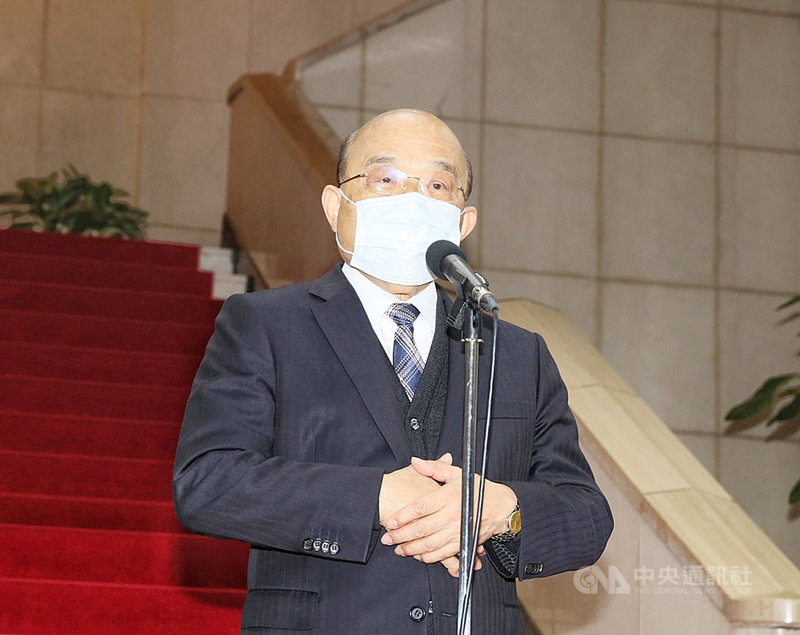 萊豬9項行政命令全數通過准予備查,110年元旦起實施,但部分縣市地方自治條例規定瘦肉精零檢出與行政命令有所牴觸。行政院長蘇貞昌(圖)25日表示,在了解情形後,會做規範的宣示。中央社記者郭日曉攝 109年12月25日
