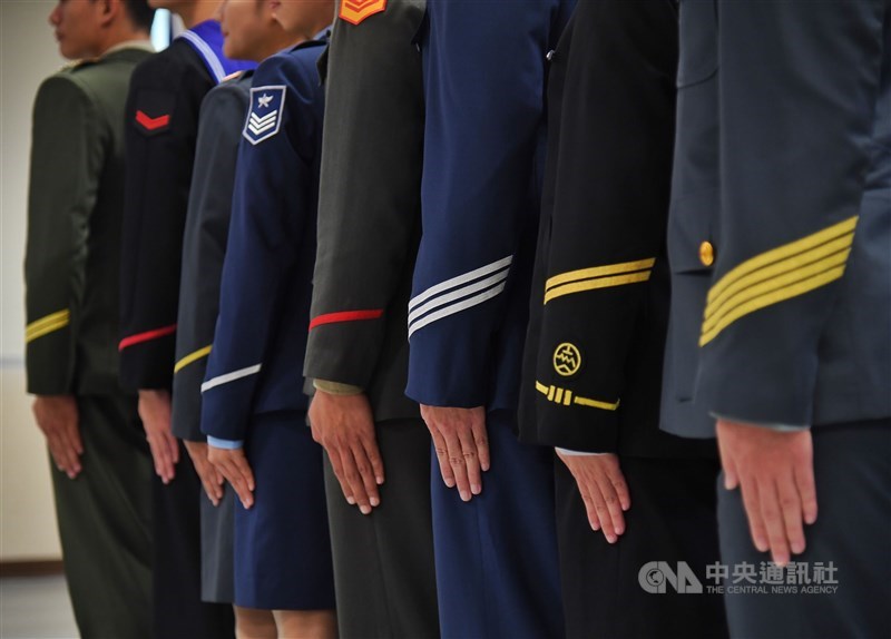 國防部祭出史上最嚴「軍風紀律改革專案」,年度考績為「丙上(含)」以下人員立刻汰除,汰除作業由原本38天縮短至7天,110年1月起實施。(中央社檔案照片)