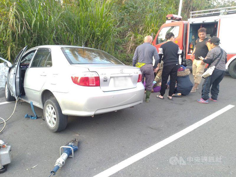 台南市台線自小客車疑自撞2死1命危 社會 重點新聞 中央社cna