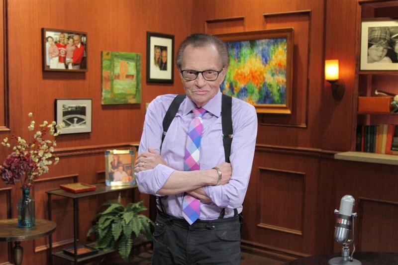 CNN談話節目主持人賴瑞金23日逝世,享壽87歲。(圖取自facebook.com/LarryKing)