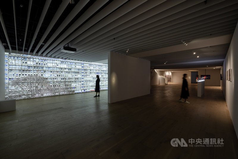 忠泰美術館舉辦「殘山剩水-我們的城市失敗了嗎?」藝術展,從5個子題出發,透過藝術家的現地製作裝置、情境互動設計、錄像與攝影紀錄創作等多元詮釋,思考城市在高速發展時代中所面臨的複雜處境。(忠泰美術館提供)中央社記者鄭景雯傳真 110年1月7日