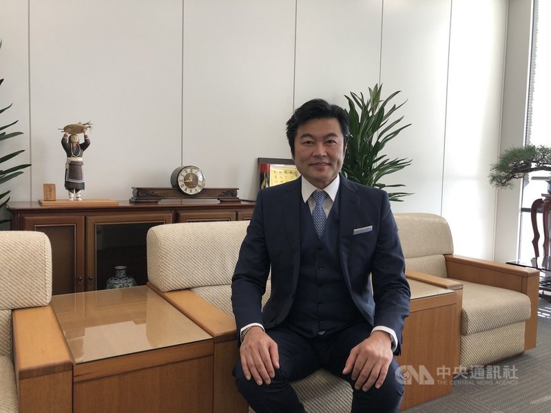 台北駐大阪辦事處長李世丙指出,日本高校生修學旅行逾3成選擇到台灣,相信此占比會持續增加。中央社記者魏紜鈴大阪攝 110年1月8日