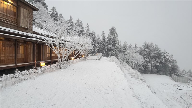 太平山文史館展示太平山珍貴的歷史照片,為太平山伐木時期留存歷史見證。(林務局羅東林區管理處提供)