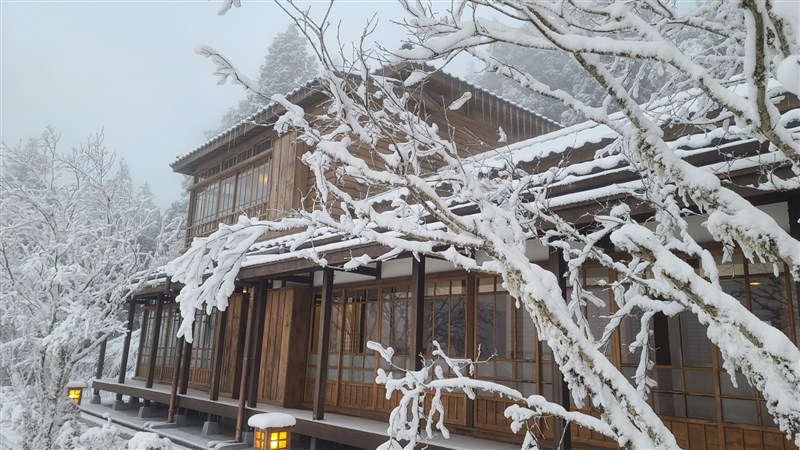 太平山文史館是以珍貴檜木為結構的日式房舍。(林務局羅東林區管理處提供)