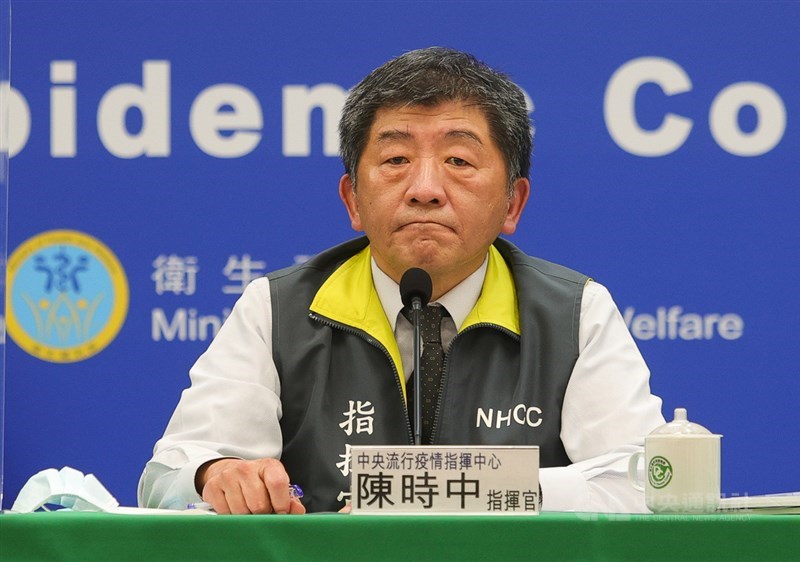 台灣新增武漢肺炎本土個案,為醫師與其護理師女友;針對外界質疑醫院有防疫破口,中央流行疫情指揮中心指揮官陳時中(圖)12日表示,醫院沒有所謂防疫破口,但百密有一疏,會要求所有醫院提高警覺,畢竟一年來的成果得來不易。中央社記者謝佳璋攝 110年1月12日
