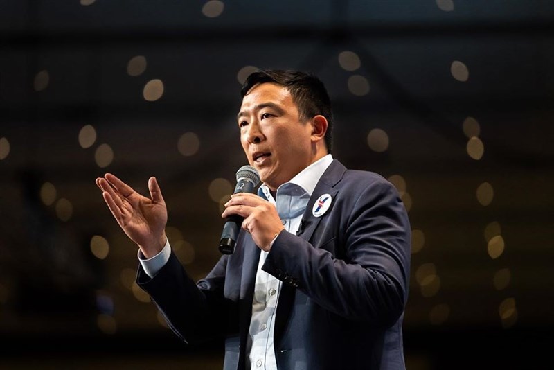 美國政治新聞機構Politico報導,熟悉內情人士指出,曾出馬參選總統及紐約市長初選的台裔企業家楊安澤,將在下個月宣布籌組新政黨。(圖取自facebook.com/andrewyang2020)
