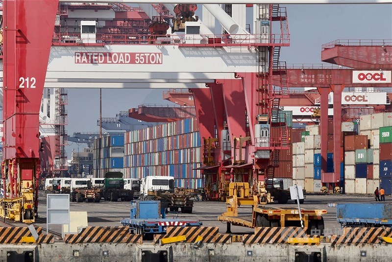 經濟部公布2020年12月外銷訂單金額為605.5億美元,年增38.3%創下連10紅紀錄,也是歷年單月新高。(示意圖/中央社檔案照片)