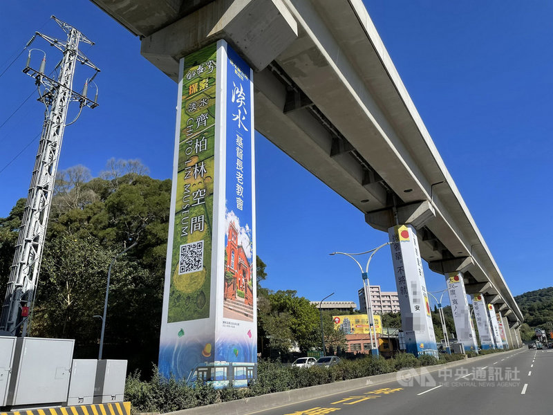 新北捷運公司總經理吳國濟21日表示,淡海輕軌曾遭指會嚴重虧損,捷運要賺錢不容易,除本業收入還要靠副業,目前也積極開發副業,例如出租淡海輕軌高架橋墩柱做為廣告看板等。(新北捷運公司提供)中央社記者黃旭昇新北市傳真 110年1月21日