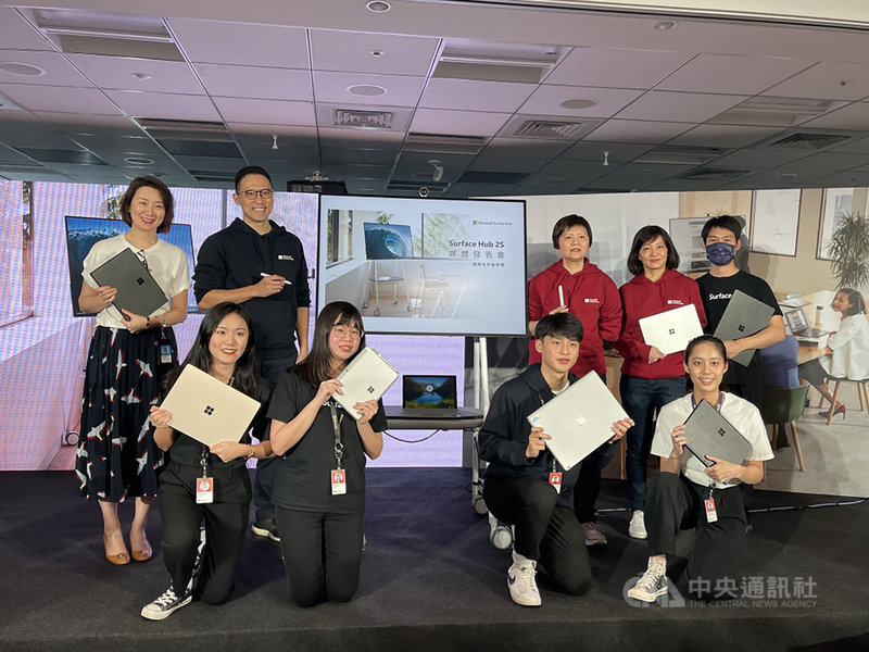 台灣微軟21日宣布Surface Hub 2S裝置在台灣上市。中央社記者吳家豪攝 110年1月21日