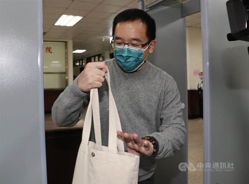 前總統陳水扁等人被控涉國務機要費案纏訟多年,高院更二審26日開庭,傳喚陳水扁兒子陳致中(圖)出庭。中央社記者張皓安攝 110年1月26日