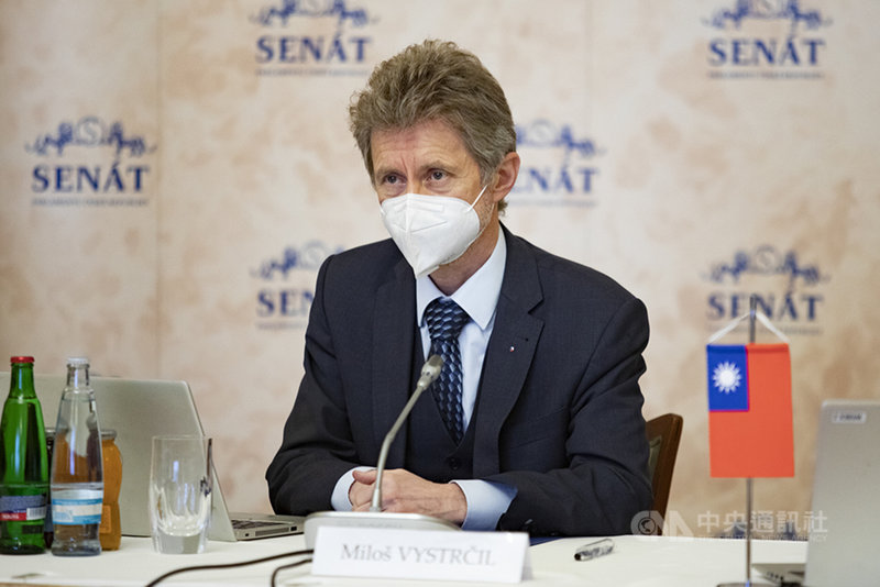 捷克參議院議長維特齊28日在參院主持捷克學生赴台學習華語文的簡報會。(捷克參議院提供)中央社記者林育立柏林傳真 110年1月29日