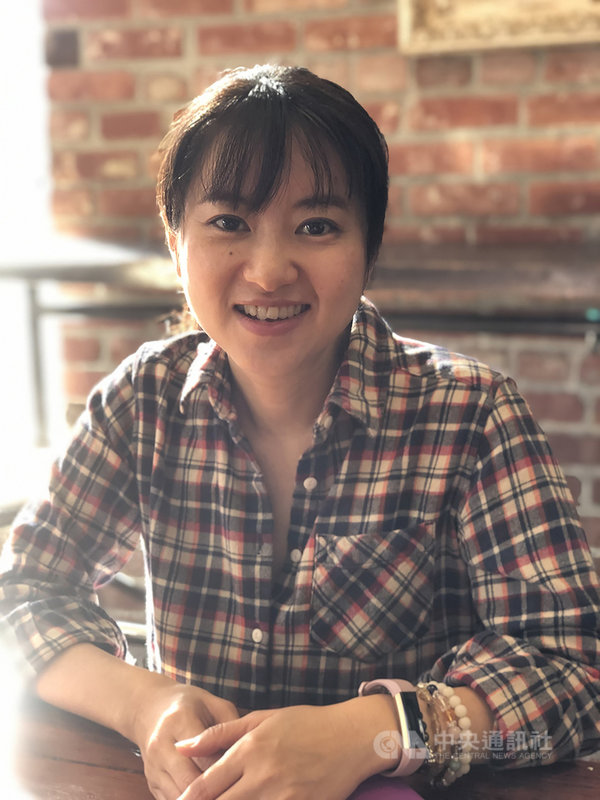 繪本創作者「百香果」推出「台灣早餐地圖」,旅居日本多年的她,為了製作繪本飛回台灣3次,她說,蒐集資料的過程中也讓她再次了解台灣各地美食。(聯經出版提供)中央社 110年1月31日