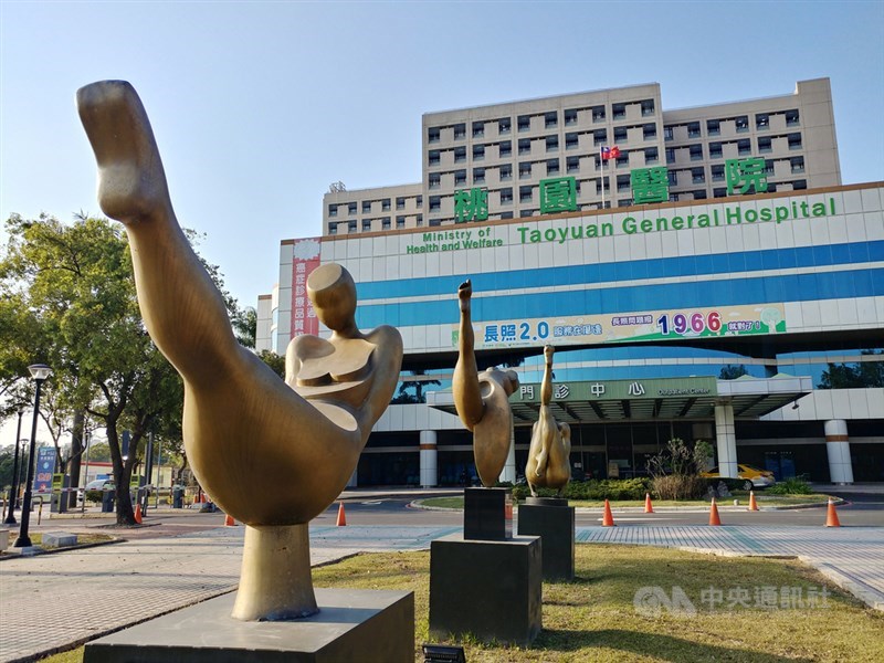 一名約60餘歲個案1月19日從桃園醫院轉到其他醫院,原訂2月3日出院,不幸在1月29日死亡。(中央社檔案照片)