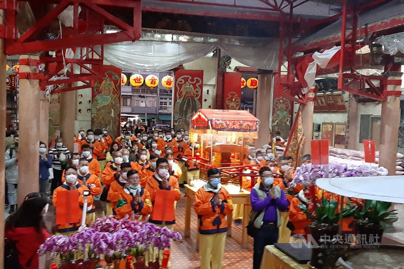 文化部指定為國家重要民俗的「東山碧軒寺迎佛祖暨遶境」,今年為配合防疫首度不對外公開,4日起駕僅由廟方人員維持核心禮俗進行。(讀者提供)中央社記者楊思瑞台南傳真 110年2月4日