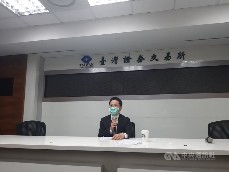 台灣證券交易所總經理簡立忠5日表示,年輕人加入投資市場,要有正確投資觀念,對風險有充分認知,盤中零股交易、定時定額投資都是可考慮的選項。中央社記者潘智義攝 110年2月5日