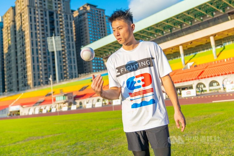 運動實境節目「全明星運動會」第二季28日將登場,42 歲的小刀(彭康育)儘管有腰傷舊疾,但他仍想在自己還能動時去盡力完成,人生不留白。(三立提供)中央社記者葉冠吟傳真 110年2月5日