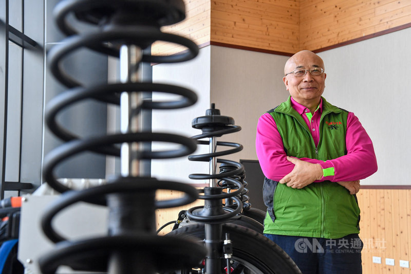 回首與特斯拉合作逾10年心得,富田電機創辦人、總經理張金鋒說,當年公司主力客戶不是汽車業,特斯拉也不是車廠,卻湊在一起做電動車,「挑戰,才能逼著你去成長與進步」。中央社記者鄭清元攝 110年2月7日