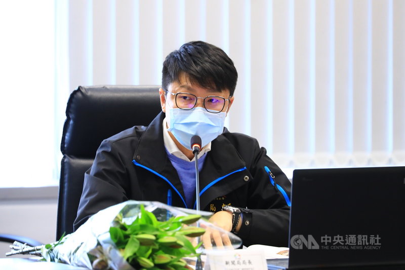 台中市新聞局長黃國瑋9日在市政會議中報告「台中影視及動漫產業發展成果」,說明109年起首度試辦住宿補助標準化,吸引許多國內劇組到台中拍片。中央社記者郝雪卿攝 110年2月9日