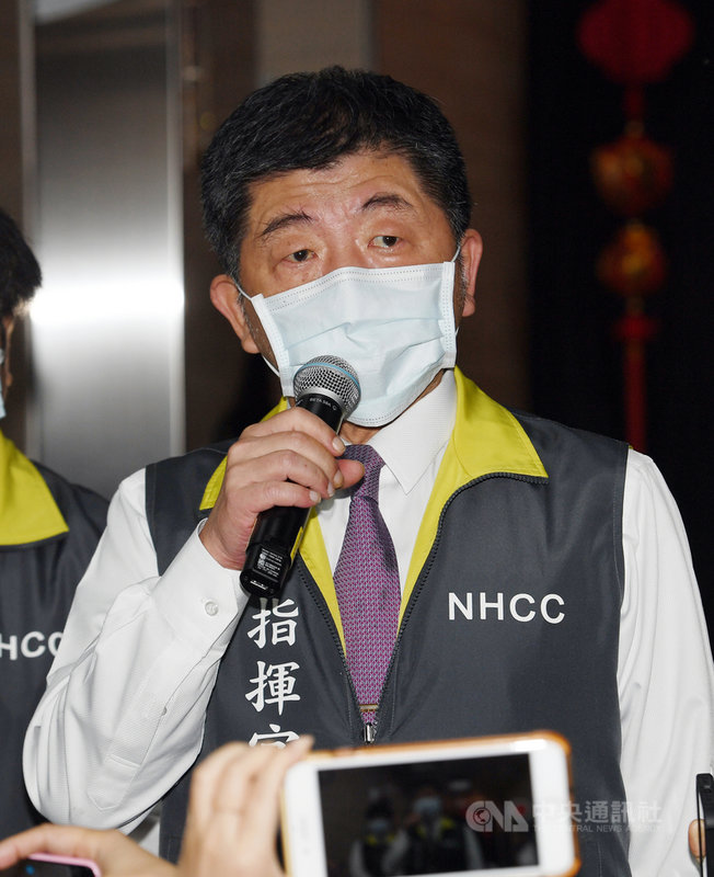 美國製藥廠莫德納宣布已和台灣簽署疫苗供應協議。衛福部長陳時中(圖)10日證實「我們已經簽約」,年中到貨應該沒有問題。中央社記者施宗暉攝 110年2月10日
