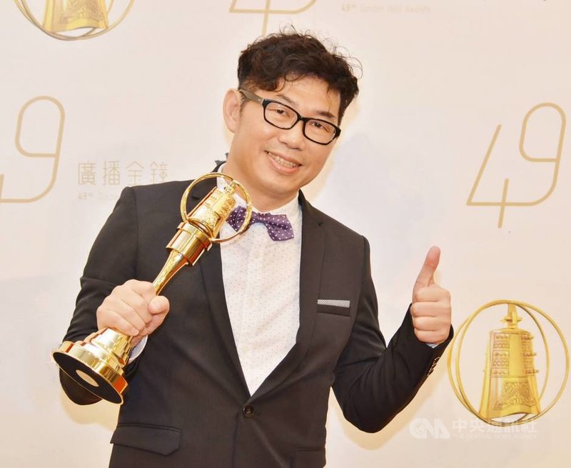 外界質疑Podcast是否會衝擊傳統廣播,拿下13座廣播金鐘獎的資深廣播主持人張翰揚指出,Podcast帶來新收聽族群,讓他的節目多一個被聽見的機會,電台可順應潮流提供Podcaster租借錄音室,開創新財路。(張翰揚提供)中央社記者王揚宇傳真 110年2月15日