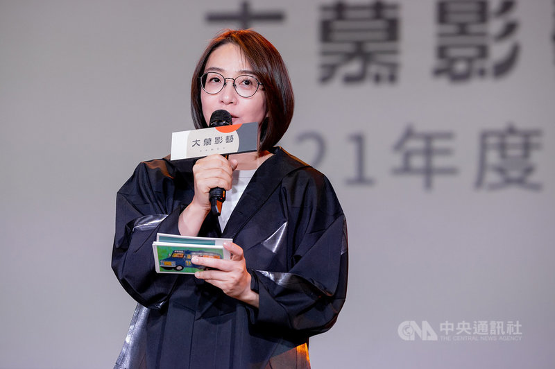大慕影藝18日舉辦2021年度內容發布會,執行長林昱伶正式公布今年啟動的新計畫,預告將啟動4部影視新作,包含台版梨泰院Class、「與惡」第2季、「做工的人」電影版,以及金鐘導演林君陽新作。(大慕影藝提供)中央社記者葉冠吟傳真 110年2月18日