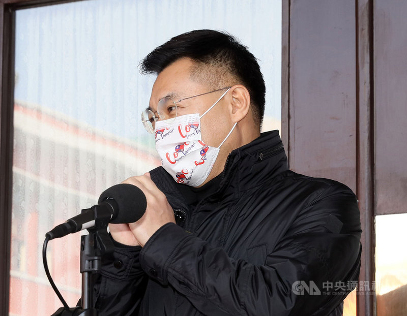 國民黨主席江啟臣18日表示,入選時代雜誌次世代百大人物,他感到榮幸且欣慰;能獲選是因為國際媒體看見國民黨的革新改變,國民黨未來將秉持穩健、不躁進,持續走改革路線。中央社記者郭日曉攝 110年2月18日