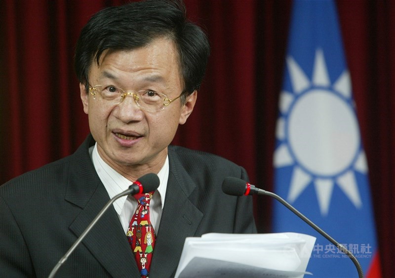 新任陸委會主委邱太三2004年曾擔任過陸委會副主委,促成首次春節包機直航。(中央社檔案照片)