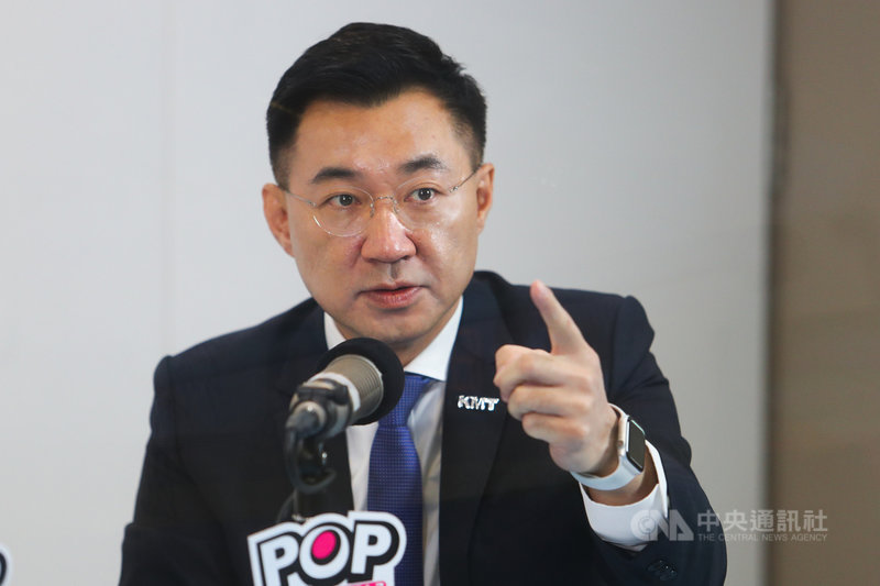 國民黨主席江啟臣24日上午接受廣播節目專訪,談到黨內2022年選戰目標,「光復北台灣、固守中台灣、深耕南台灣」。中央社記者王騰毅攝 110年2月24日