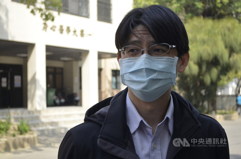 鐵路警察李承翰被刺死案,二審改判鄭姓凶嫌17年。凶嫌一審精神鑑定醫師沈正哲(圖)不認同判決,表示不再接鑑定工作。(中央社檔案照片)