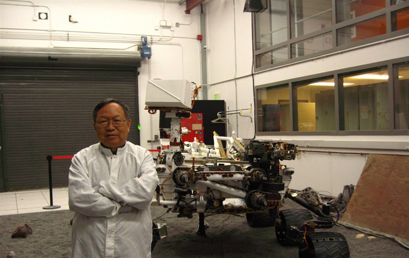 來自台灣的電機博士劉登凱服務於美國國家航空暨太空總署(NASA)噴射推進實驗室(JPL),自1997年以來參與了5次火星探測任務,設計太空船電子裝置。(劉登凱提供)中央社記者林宏翰洛杉磯傳真 110年2月19日