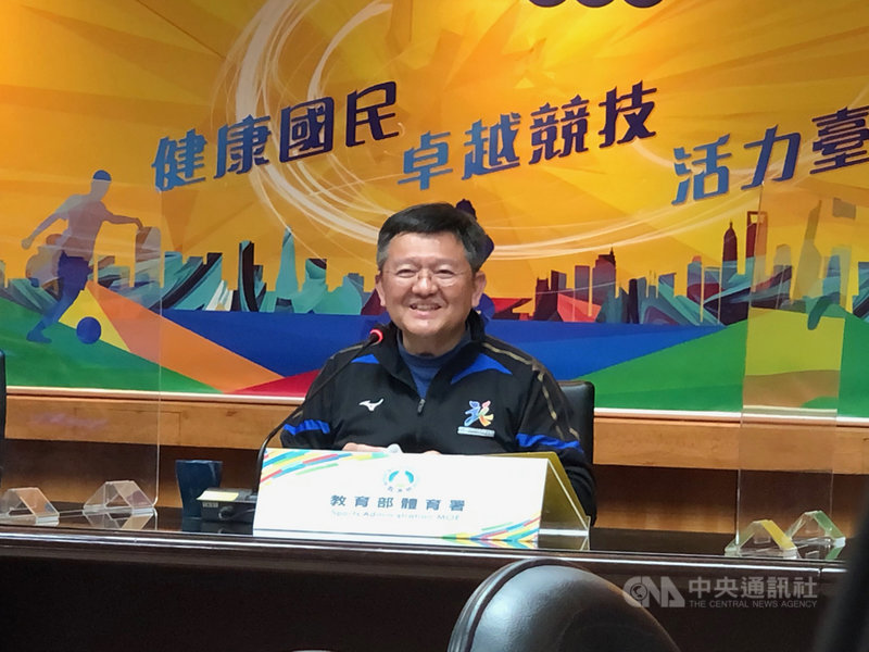 因應武漢肺炎疫情,體育署副署長林哲宏25日宣布,已獲得中央流行疫情指揮中心同意,奧運、亞運培訓隊與單項運動賽事選手若需出國參賽,可優先施打疫苗。中央社記者黃巧雯攝 110年2月25日