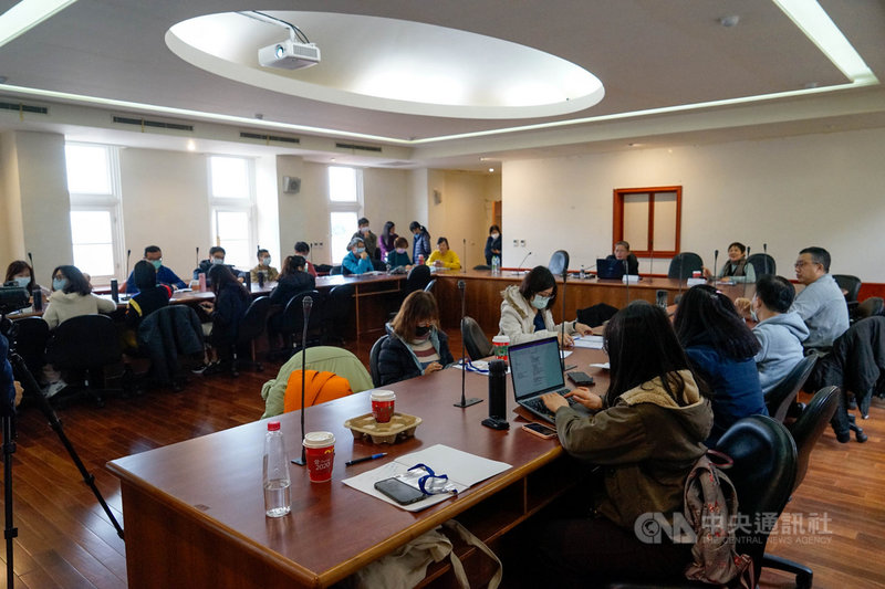 台灣博物館文教基金會移師馬祖舉辦博物館從業人員提升計畫研習,規劃國防文物相關課程,培訓馬祖戰地文化保存基礎。中央社記者邱筠攝 110年2月28日