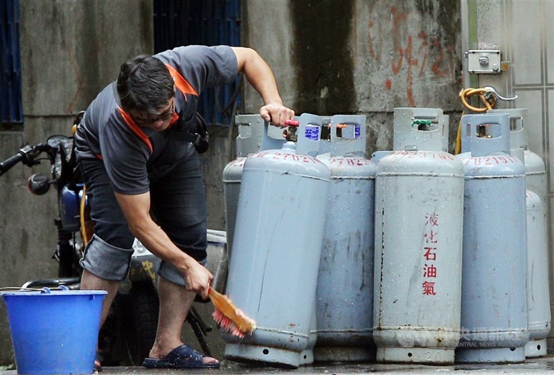 中油宣布,自2日凌晨零時起,3月份桶裝瓦斯價格不調整。(中央社檔案照片)