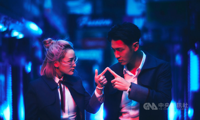 改編作家九把刀小說的電影「月老」預計將於今年暑假正式上映,由演員柯震東(右)、王淨(左)主演。(麻吉砥加電影有限公司提供)中央社記者葉冠吟傳真 110年3月1日