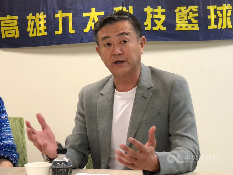 超級籃球聯賽(SBL)高雄九太科技下半季啟用新洋將,總教練劉嘉發(圖)2日說,原先盼用2名洋將,透過每週輪替有充裕休息時間,後來布蘭登選擇轉戰PLG新竹街口攻城獅,他則表達樂見。中央社記者黃巧雯攝 110年3月2日