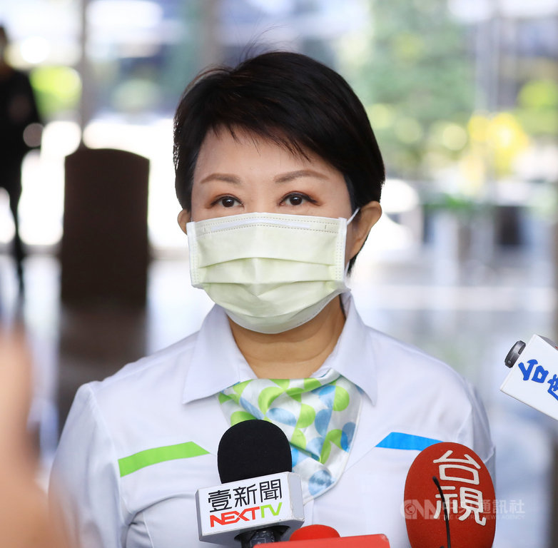 台中市民關切捷運綠線何時恢復通車,市長盧秀燕(圖)2日接受媒體聯訪時表示,這週將再開會審查北捷提出的改善報告,通車時程正緊鑼密鼓準備中。中央社記者郝雪卿攝 110年3月2日