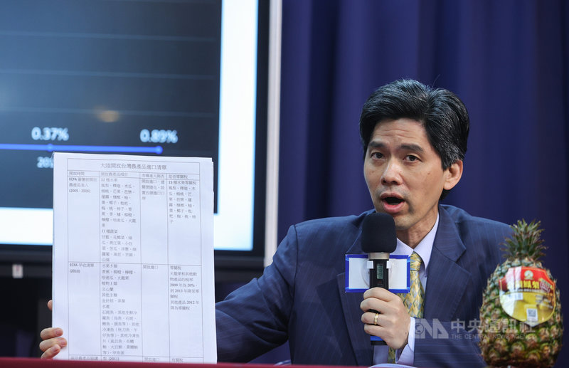 國民黨主席江啟臣日前稱中國大陸是台灣面臨的主要威脅,引發國台辦不滿,國民黨大陸事務部主任左正東(圖)4日解釋,江啟臣的說法是回應路透社的提問;對兩岸來說,新冠疫情才是共同的威脅。中央社記者謝佳璋攝 110年3月4日
