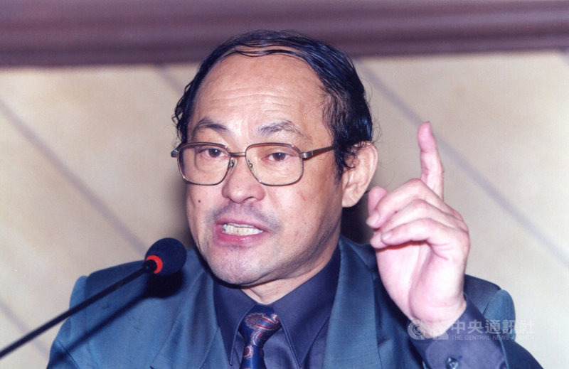 詩人陳明台3日因病辭世,享壽73歲。陳明台因曾留學日本,長年研究台灣、日本文學,也專研日本戲劇;留日返台後曾在多所大學任教,除持續創作外,也從事翻譯工作。(鄭炯明提供)中央社 110年3月5日