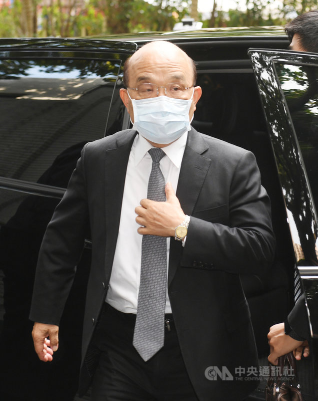 行政院長蘇貞昌(圖)5日受邀赴立法院進行施政總質詢,並於會前接受媒體聯訪回應相關議題。中央社記者施宗暉攝 110年3月5日