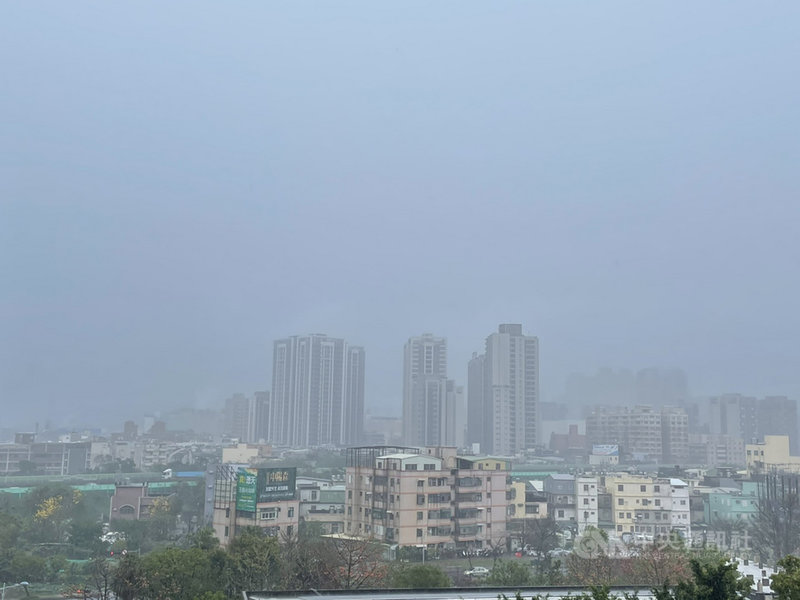 新竹縣政府表示,5日到6日新竹地區下雨,其中湖口、新豐及竹北雨勢較大,目前初步查看,雖在水庫蓄水率未有明顯增加,不過因下雨到集水區後再到水庫,會有時間差,詳情仍待7日盤點,才能更精準判斷水庫蓄水情形。中央社記者郭宣彣攝 110年3月6日
