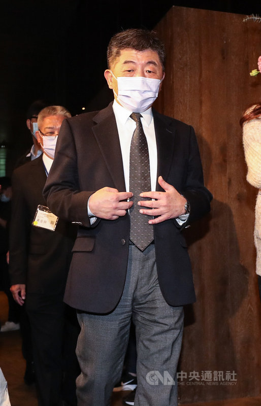對於帛琉旅遊泡泡有譜,中央流行疫情指揮中心指揮官陳時中(前)7日晚間表示,目前正緊鑼密鼓協商當中,由於台灣和帛琉都沒有疫情,旅遊泡泡預計將採「綠色通道」模式進行,一旦有確切內容就會公布。中央社記者裴禛攝 110年3月7日